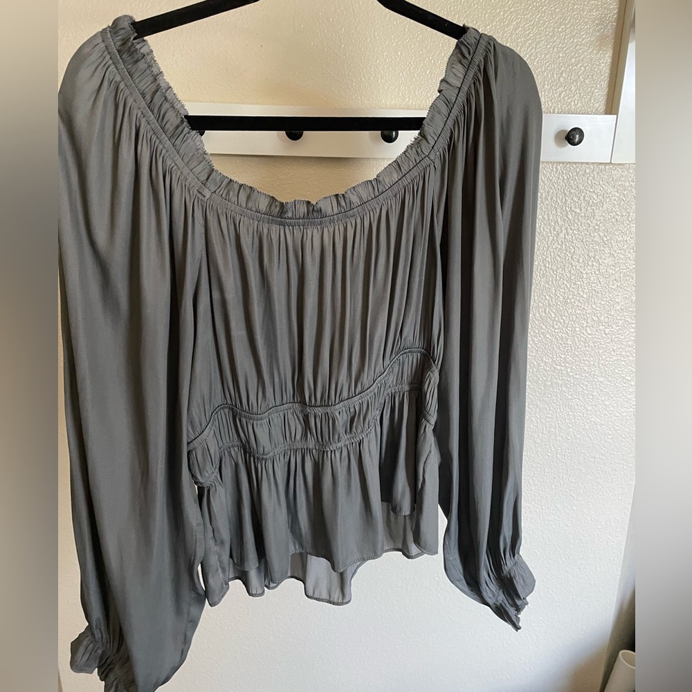 Size L Grade & Gather Gray Peasant Blouse